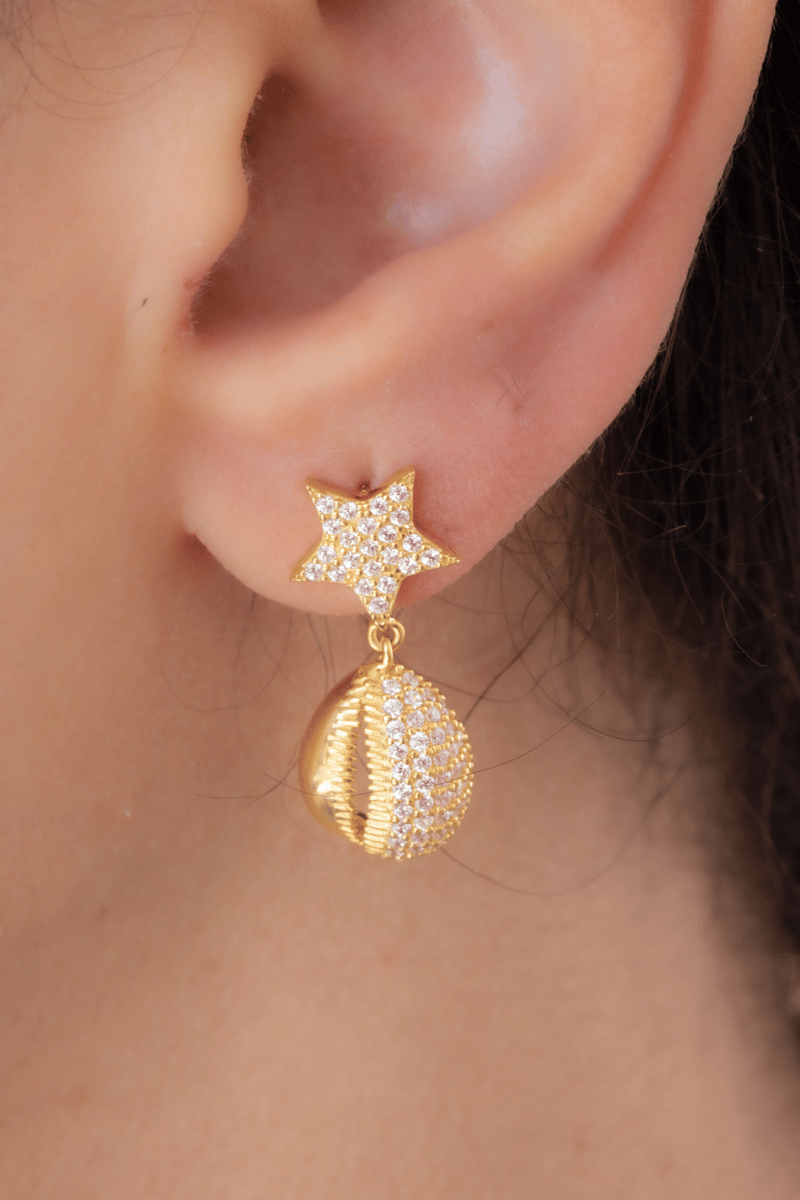 Zircon Star & shell Gold Plated Earring