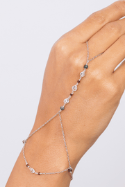 zircon & stones handchian