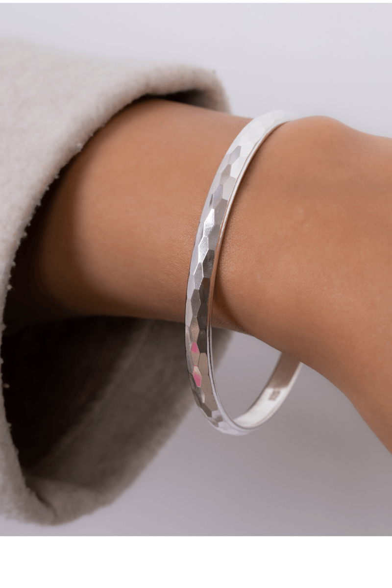 Hammered (04) Bangle