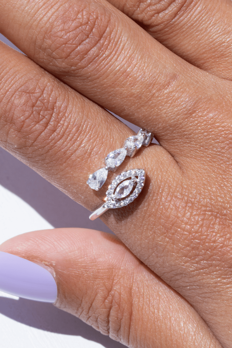 Zircon Oval (09) Ring
