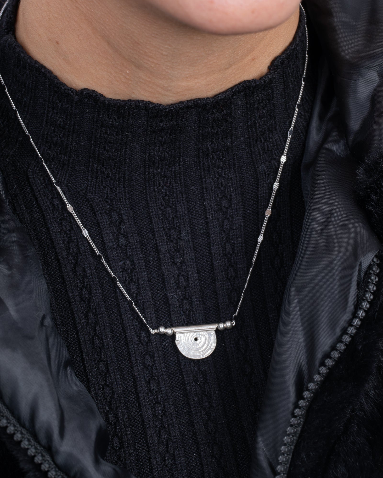 Italian Ziena Necklace (01)