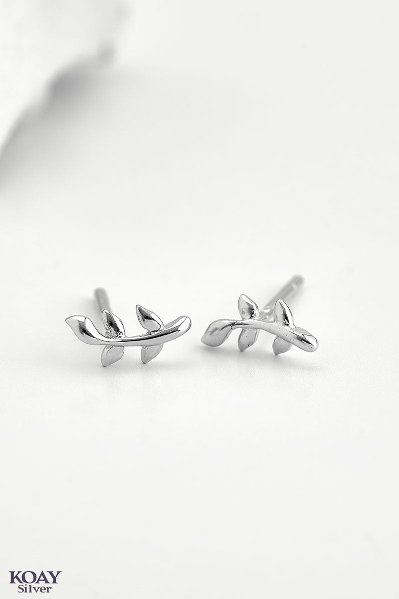 Tiny Leaf Earring