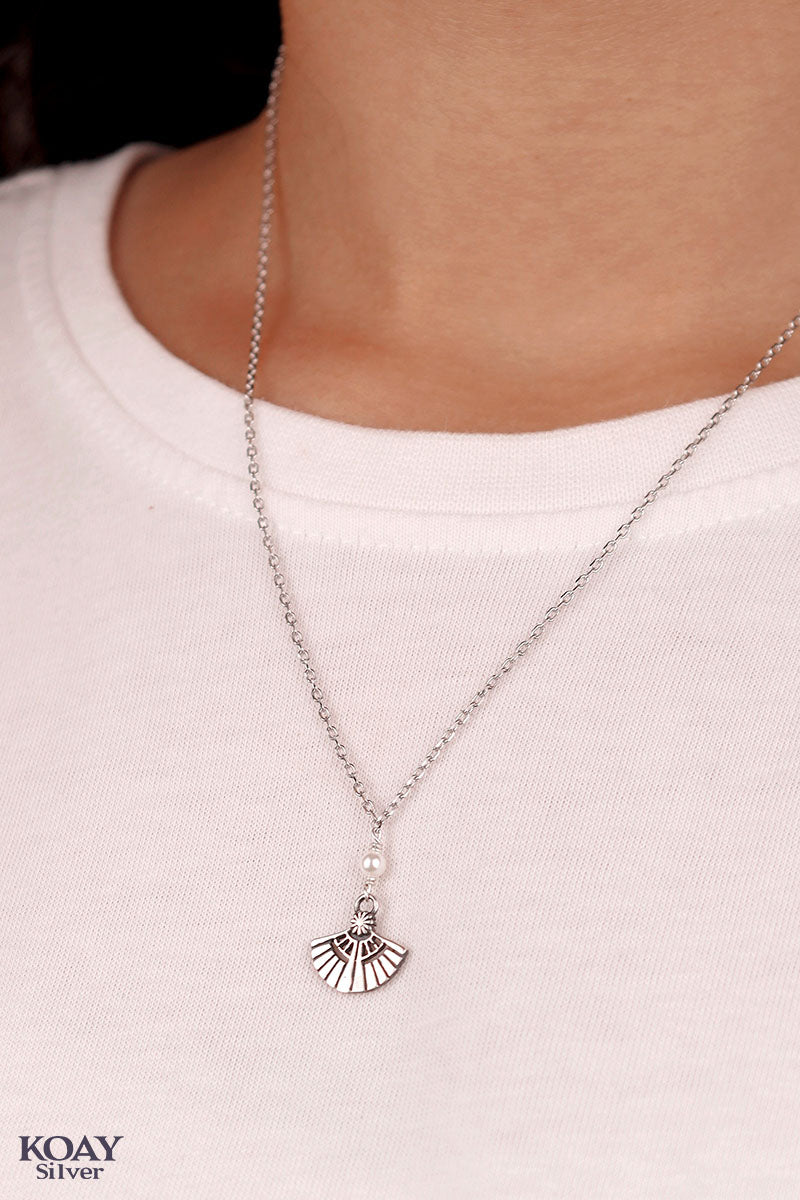 Lotus Italian Necklace (Pearl)