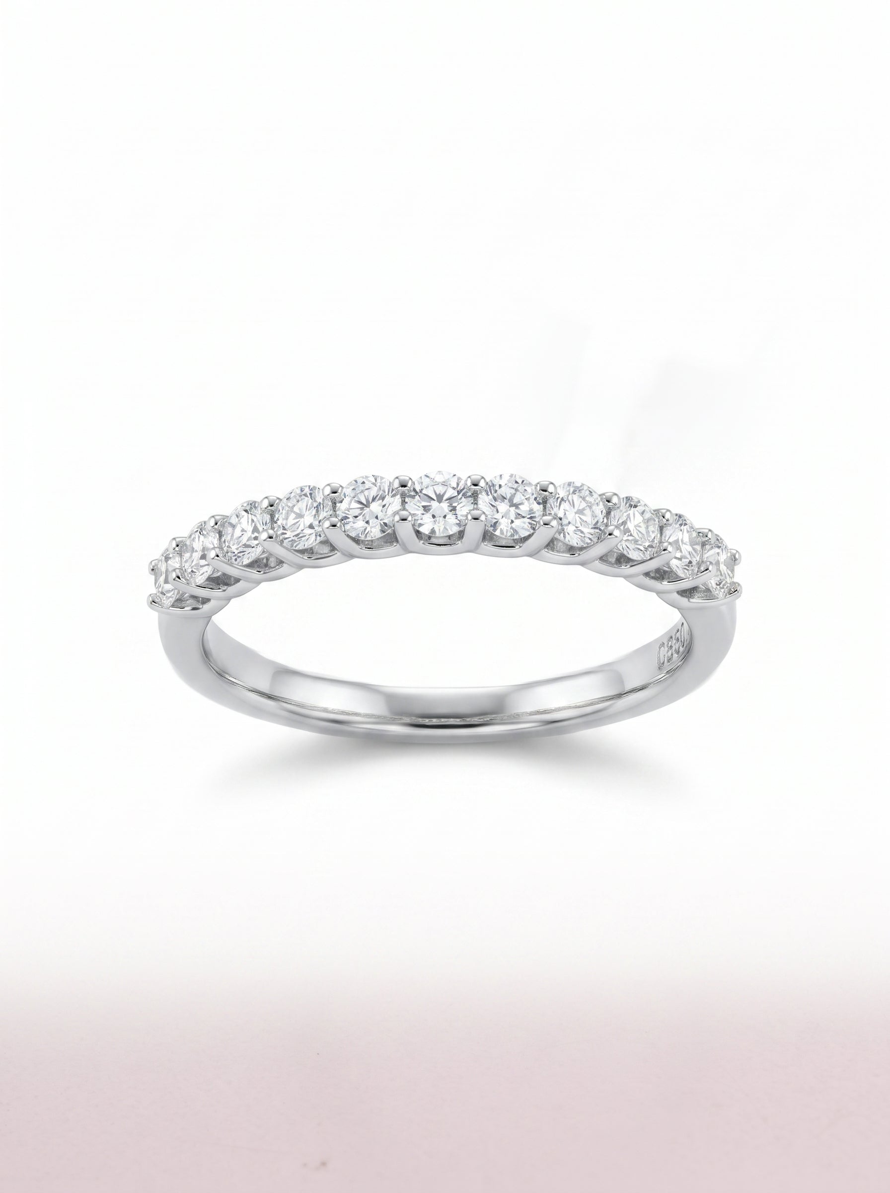 18K White Gold Diamond Ring - RA17860
