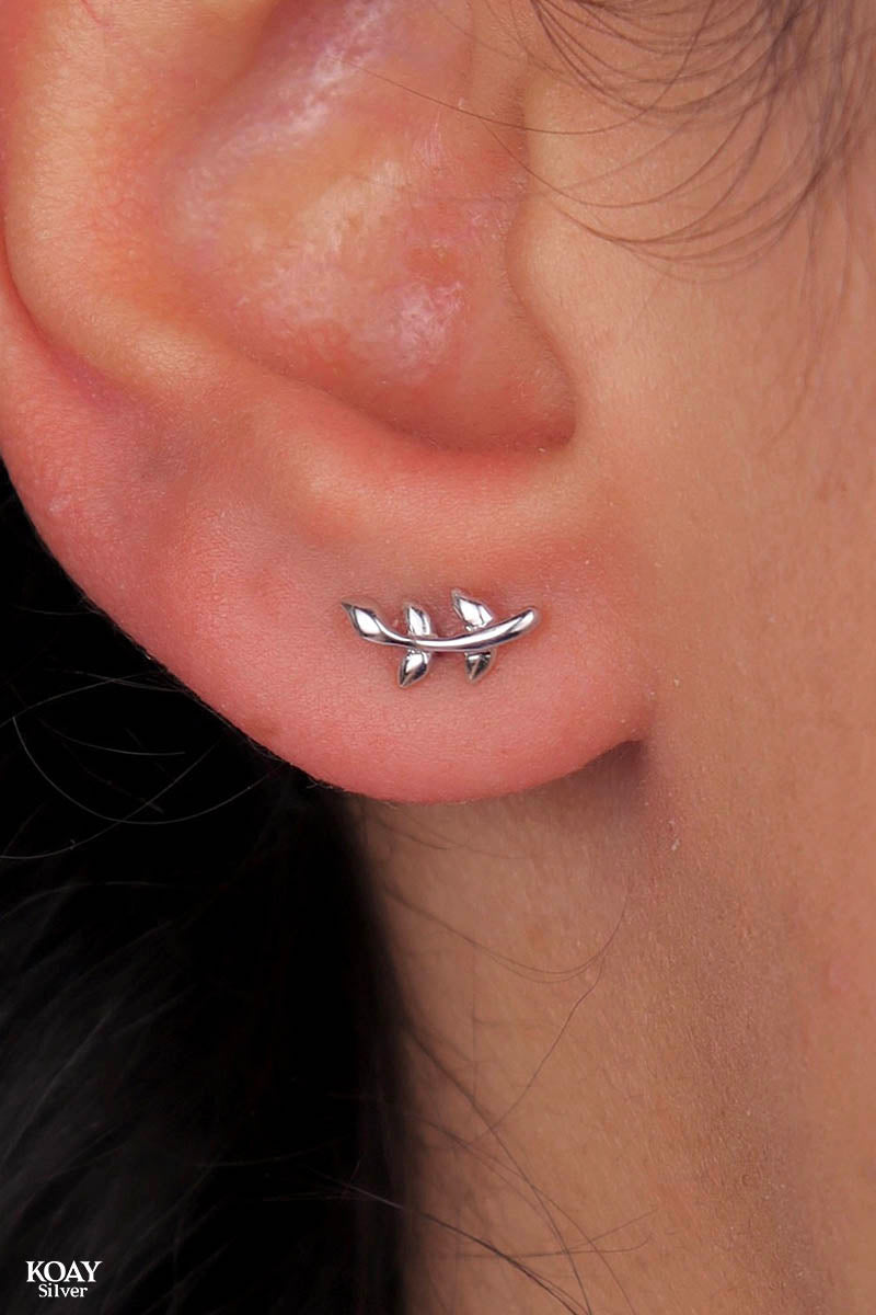 Tiny Leaf Earring