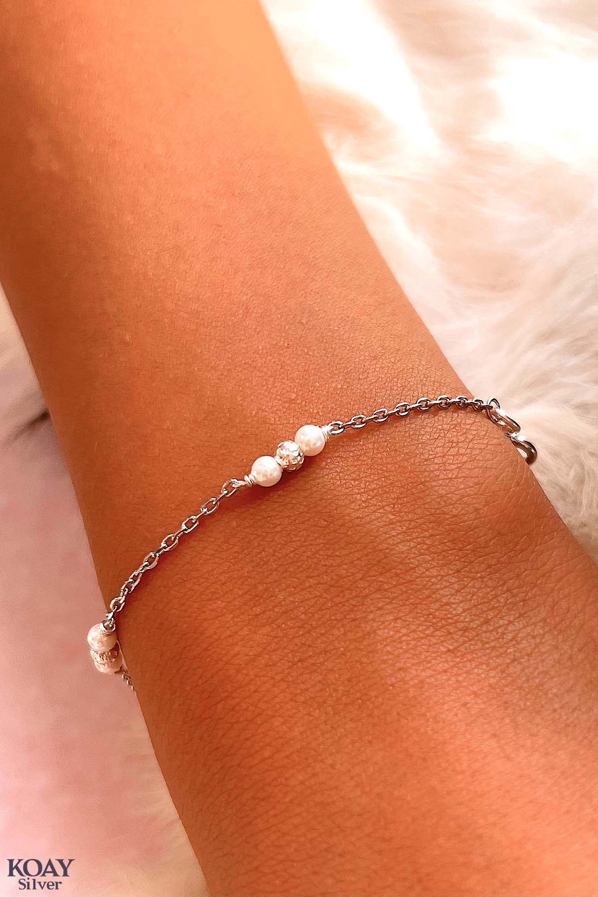 Balls And Small Pearls Bracelet