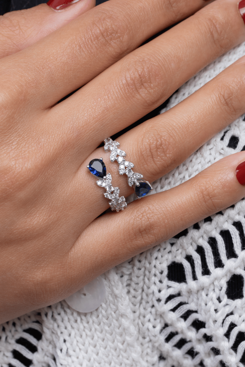 Zircon Oval (07) Blue Ring