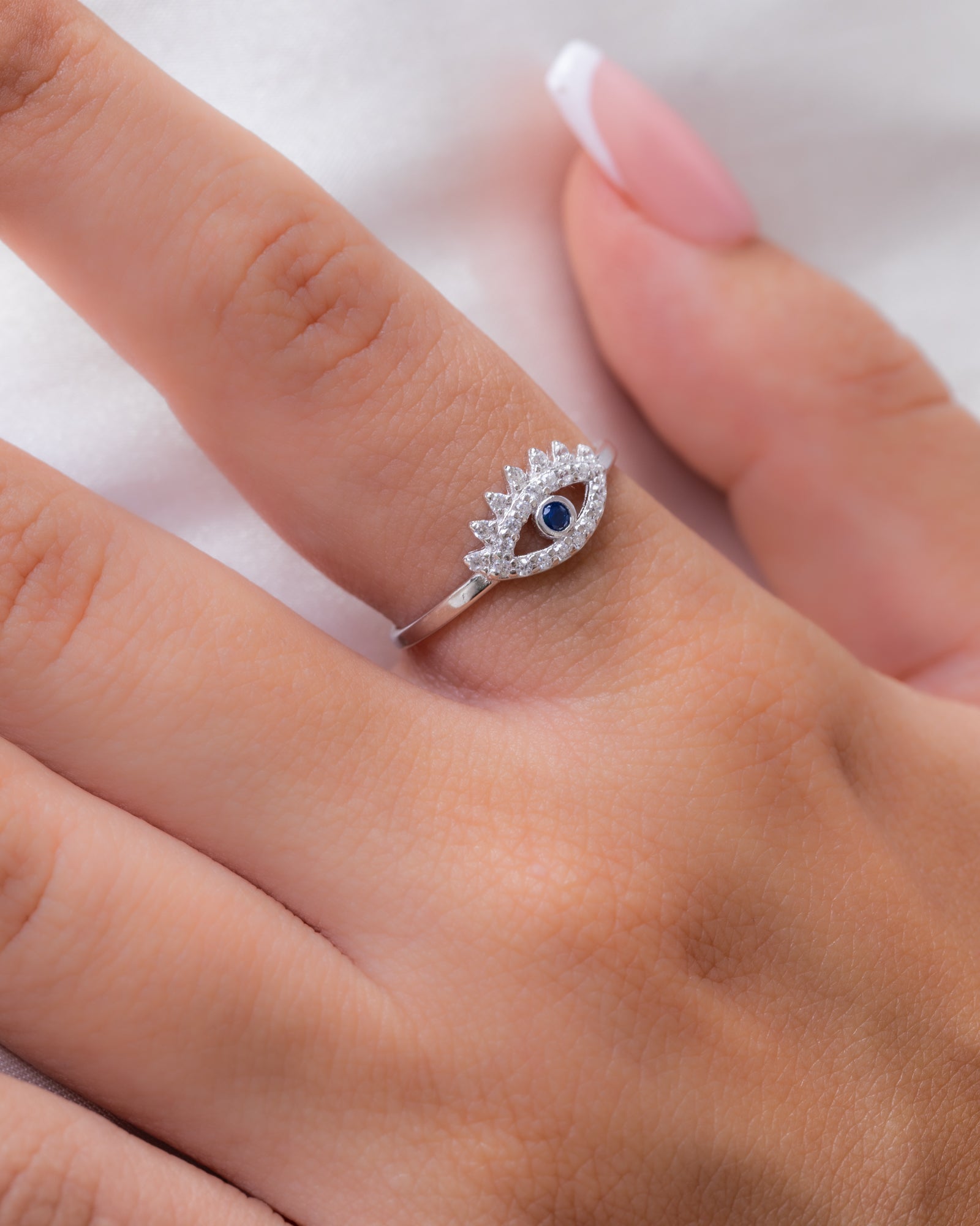 Zircon Blue Eye (04) R