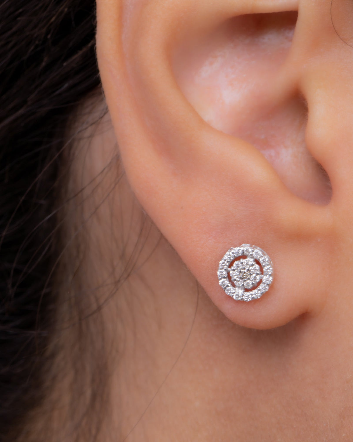 18K White Gold Diamond Earrings- QA8194-1