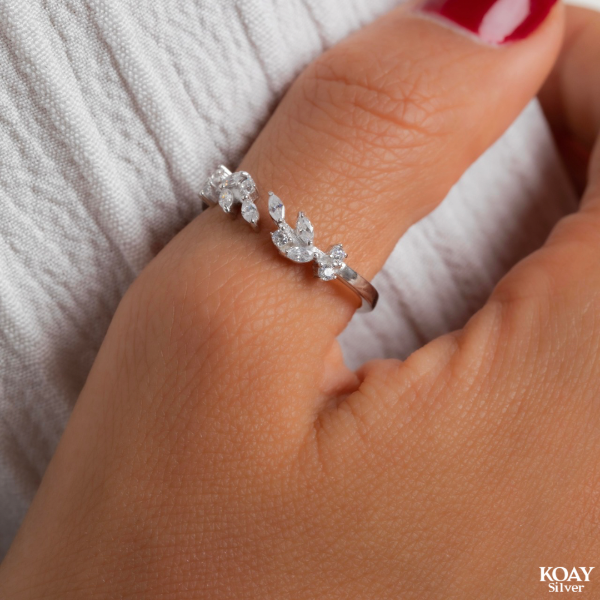 Zircon Leaf (03) Ring