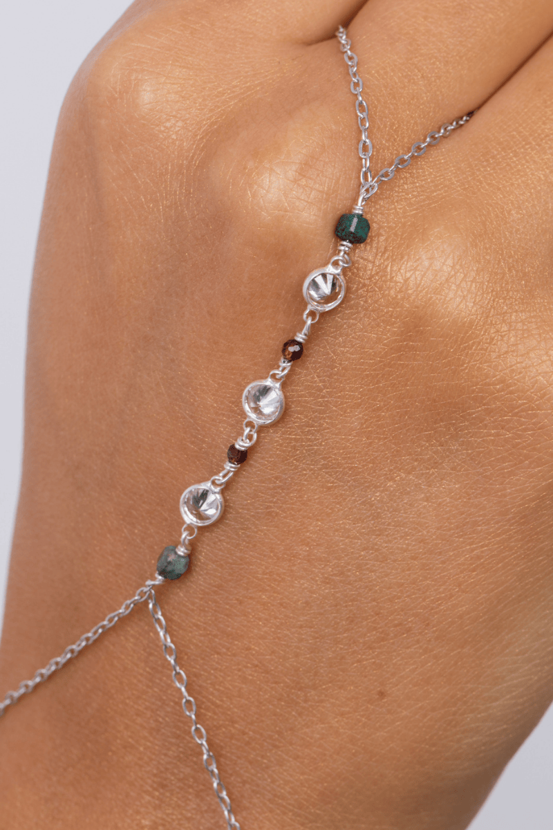 zircon & stones handchian