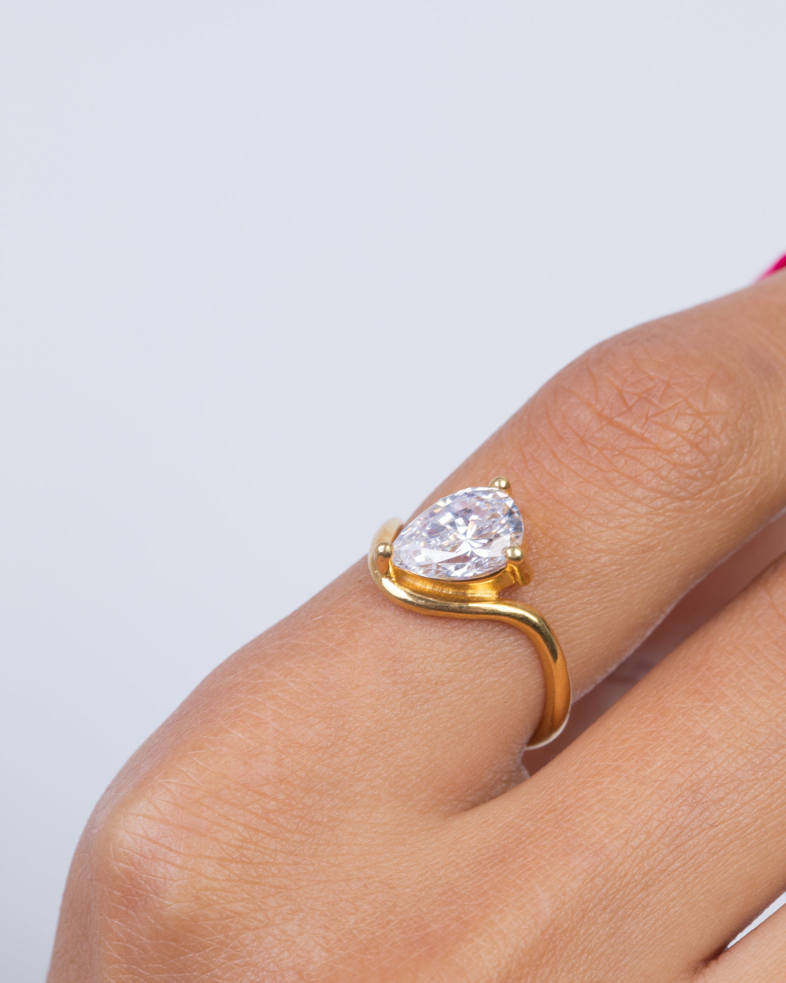 Zircon Oval (011) Gold Plated Ring