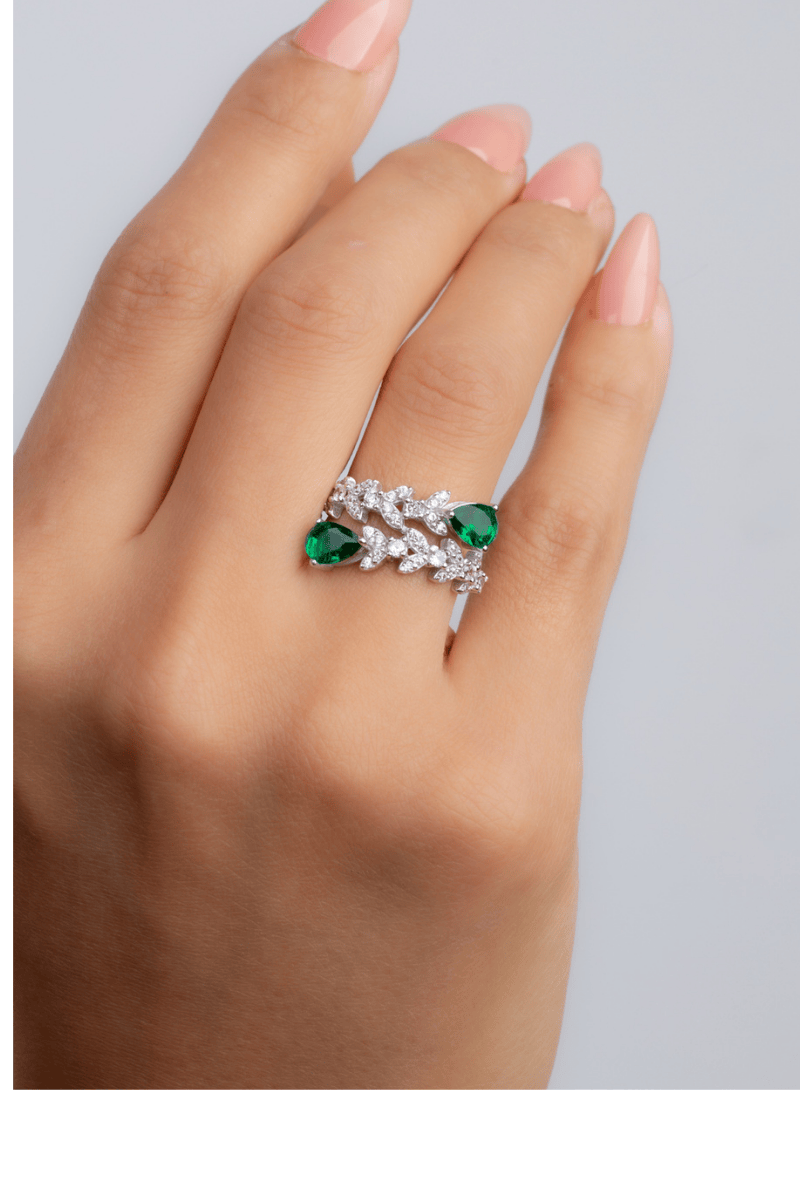 Zircon Oval (07) Green Ring