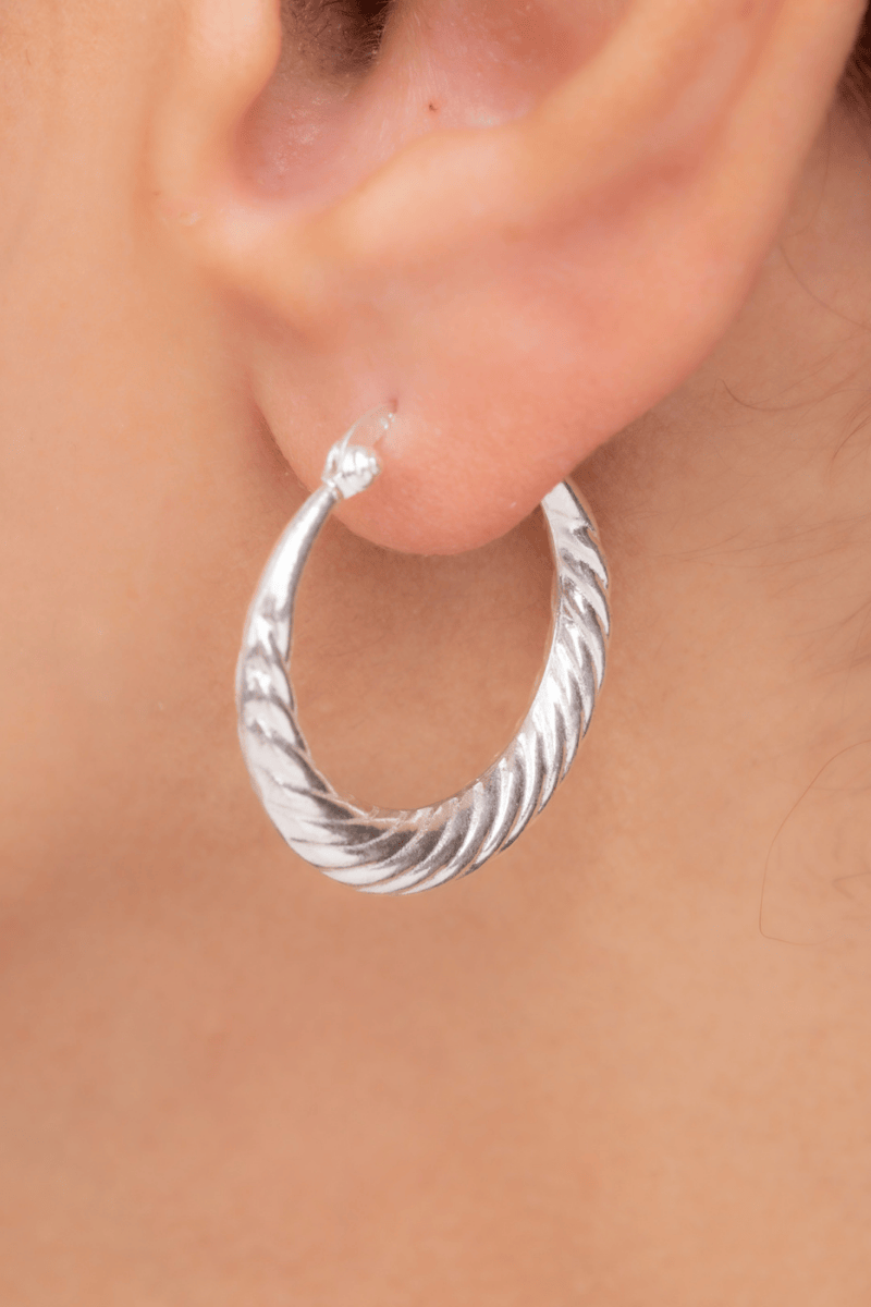 Wavy Hoop (010) Earring