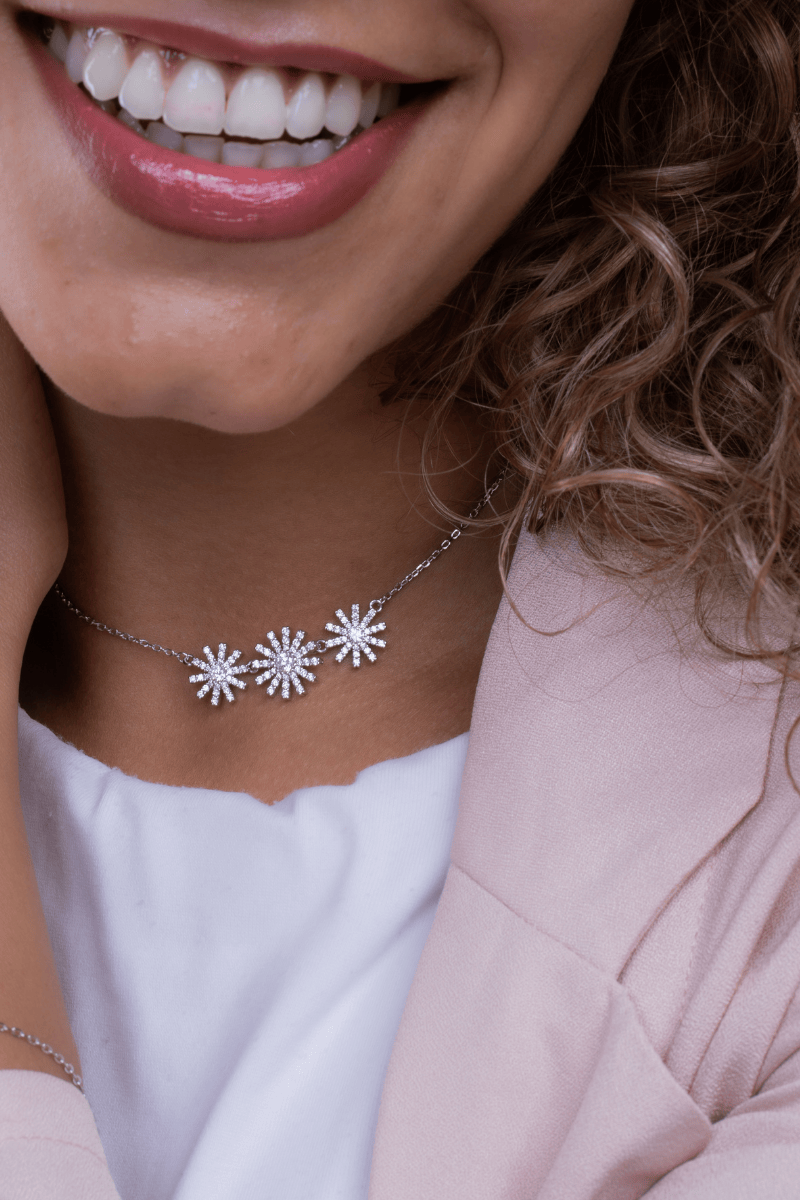 Zircon Three Flowers Necklace