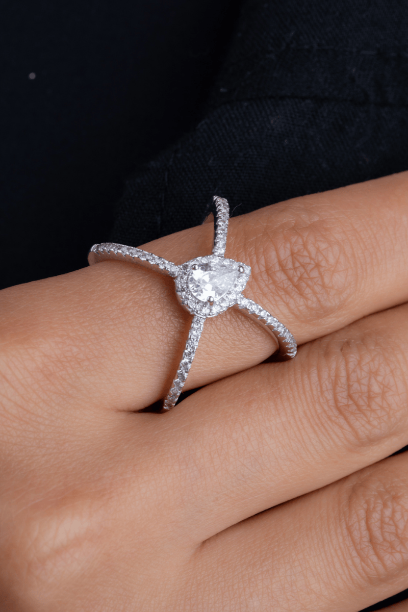 Zircon Oval (06) Ring