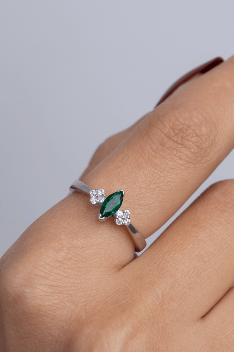 Zircon Oval Green (04) Ring