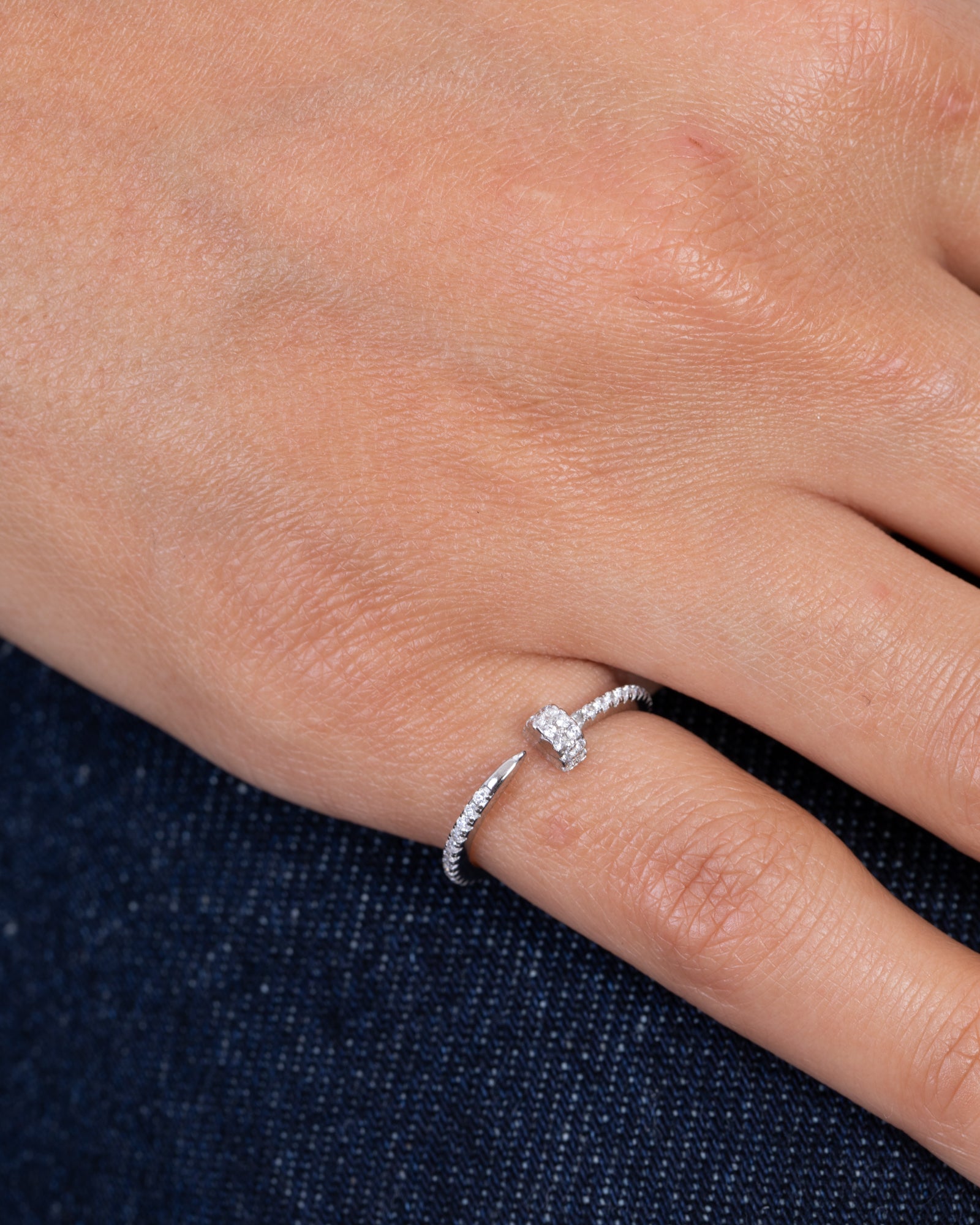 Zircon Pin (01) Ring