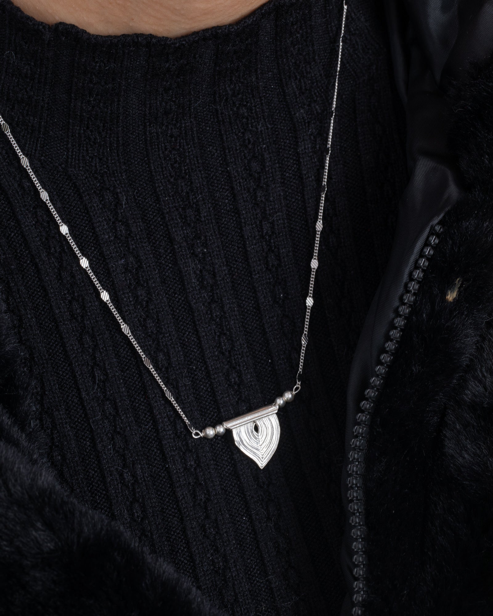 Italian Ziena Necklace (02)