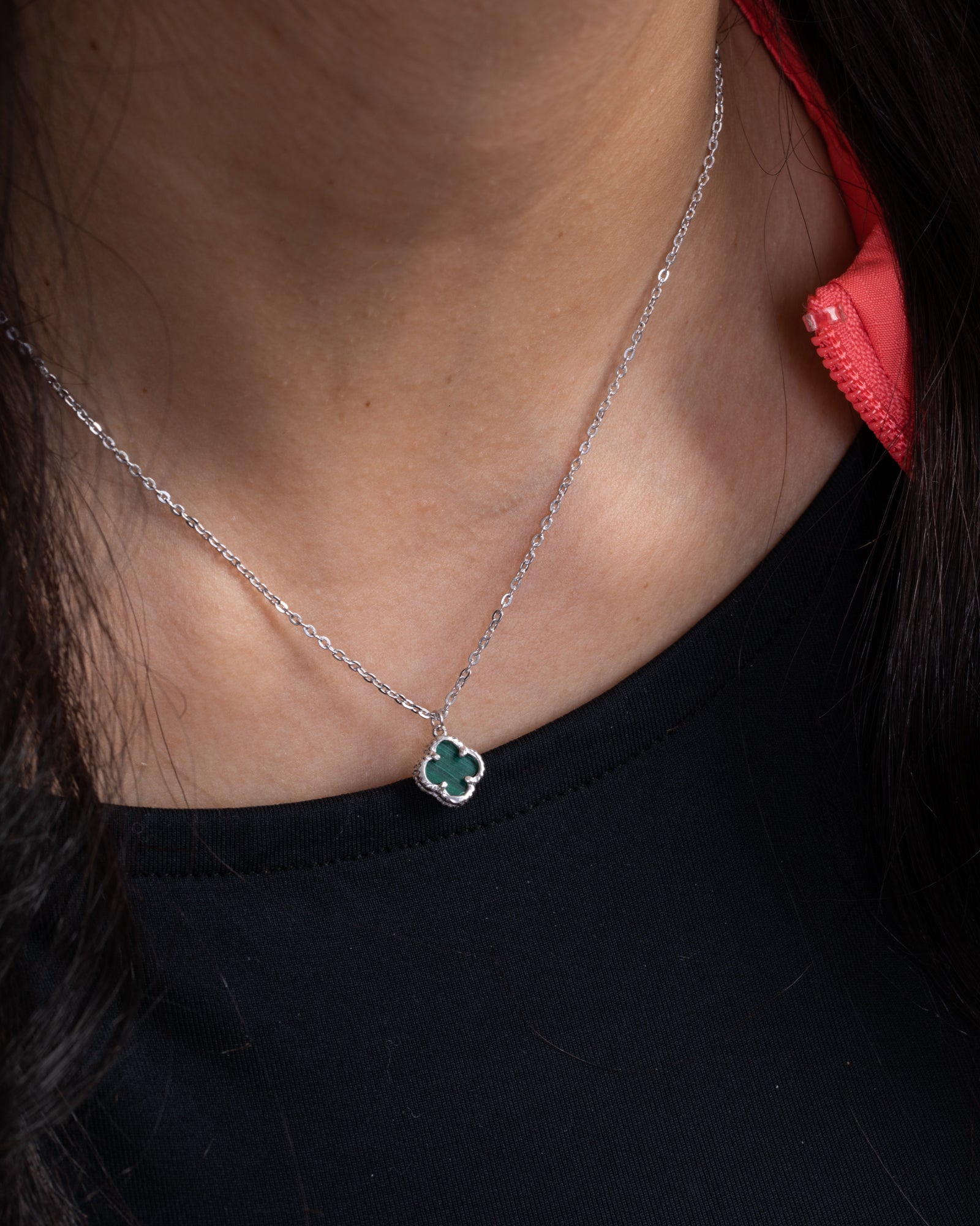 V Flower Green (01) Necklace