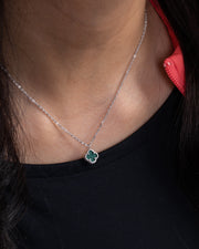 V Flower Green (01) Necklace