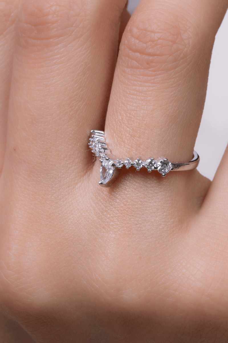 Zircon Oval (05) Ring