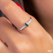 Zircon oval Green Ring