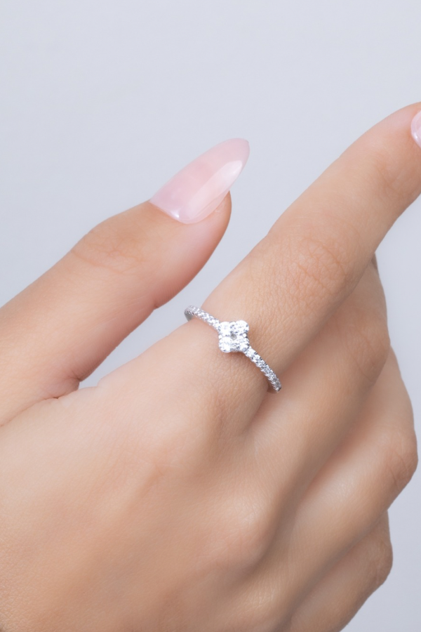 Zircon Flower (02) Ring