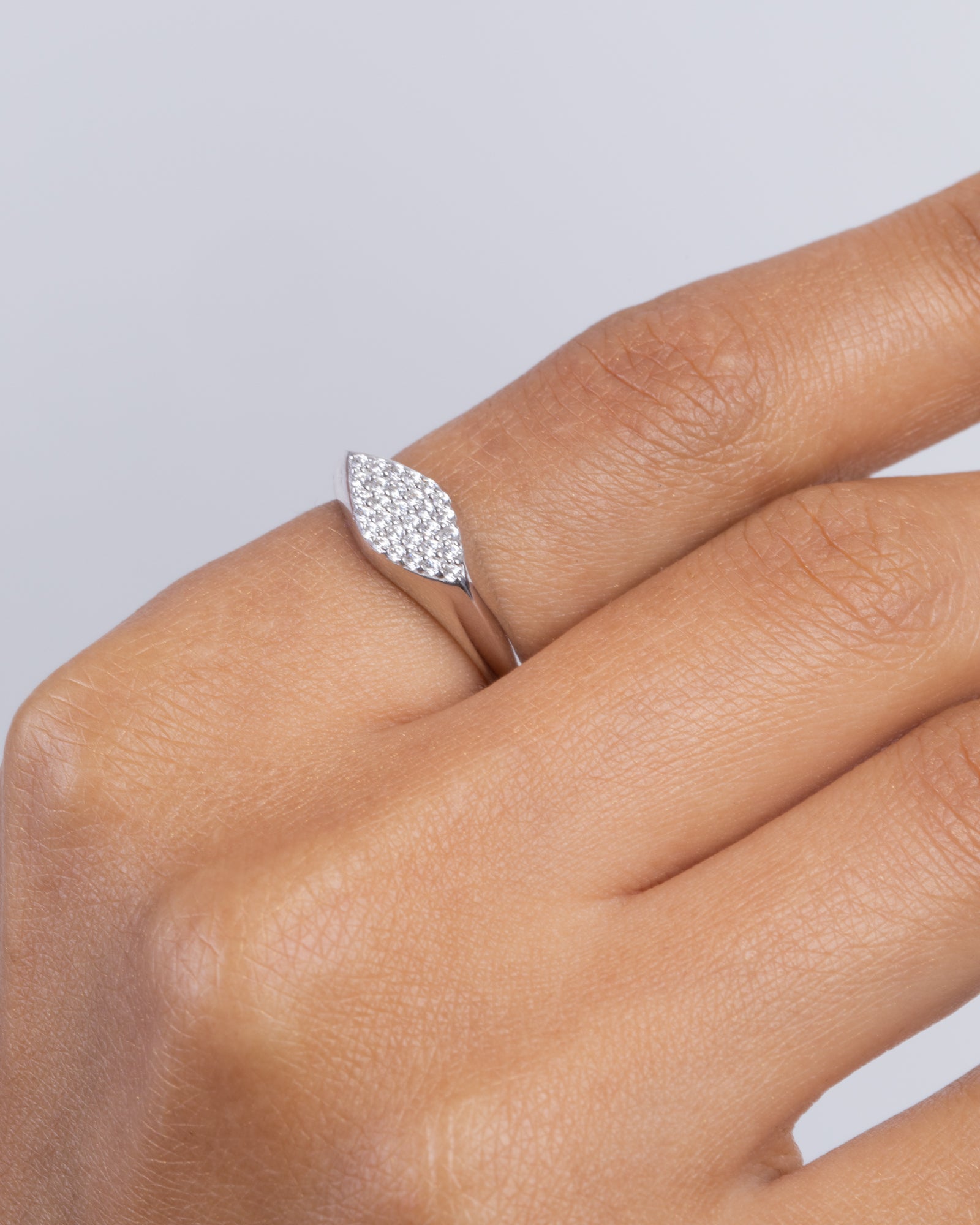 Zircon (0176) Ring