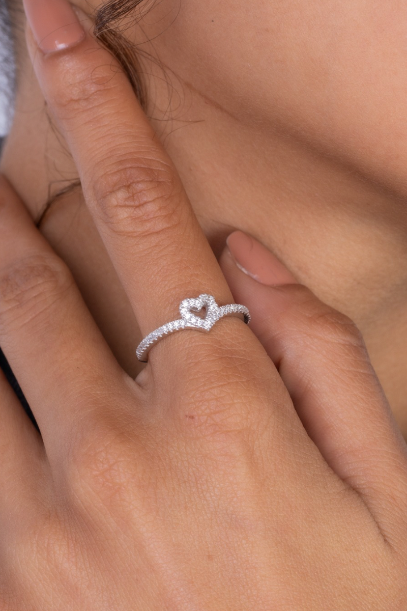 Zircon Heart (08) Ring