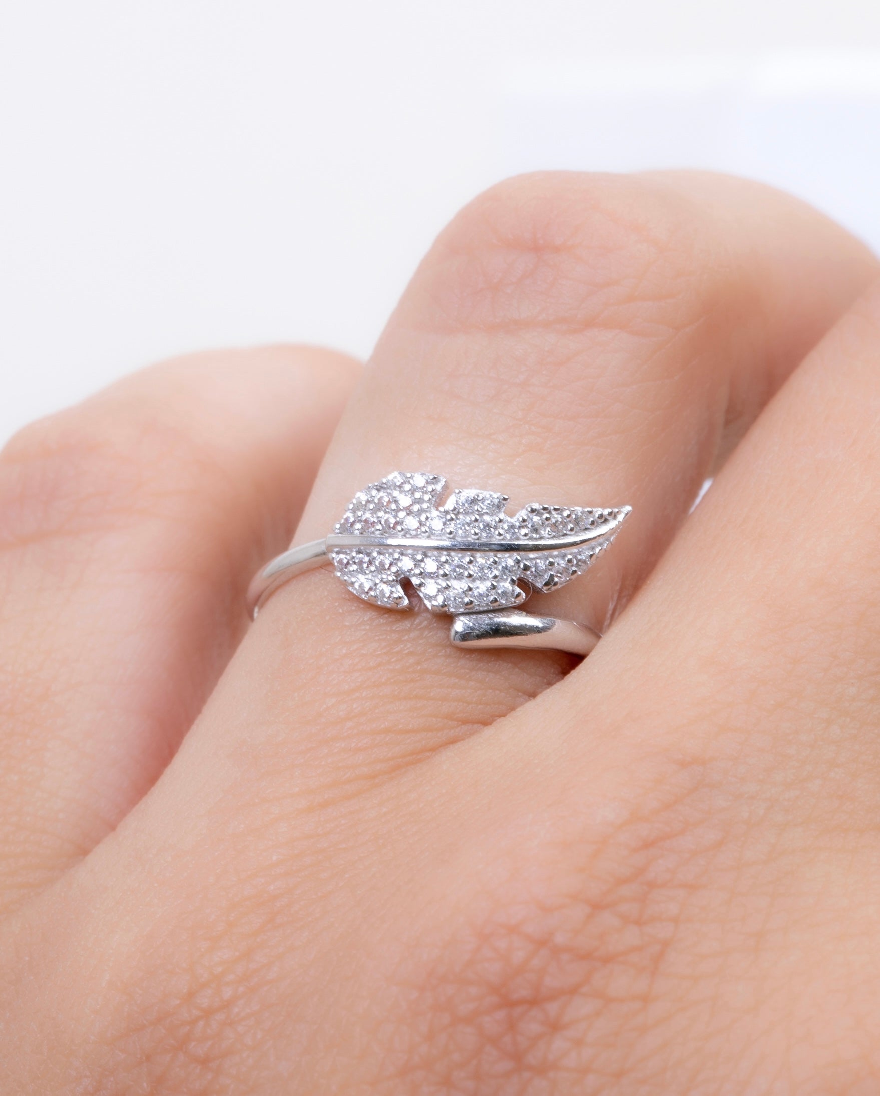 Zircon Leaf (04) Ring