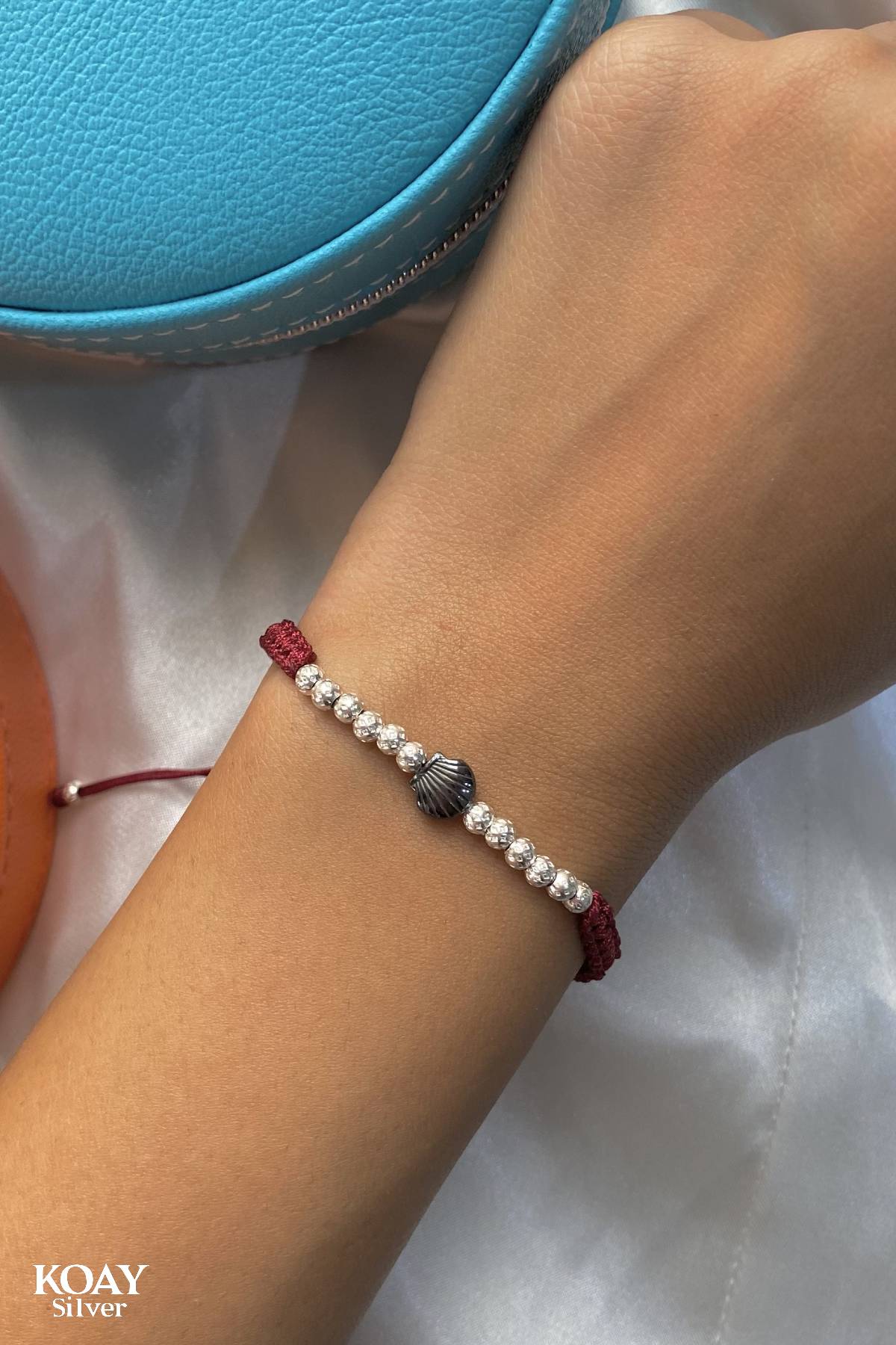 Hematite Stone Shell Bracelet (Red)