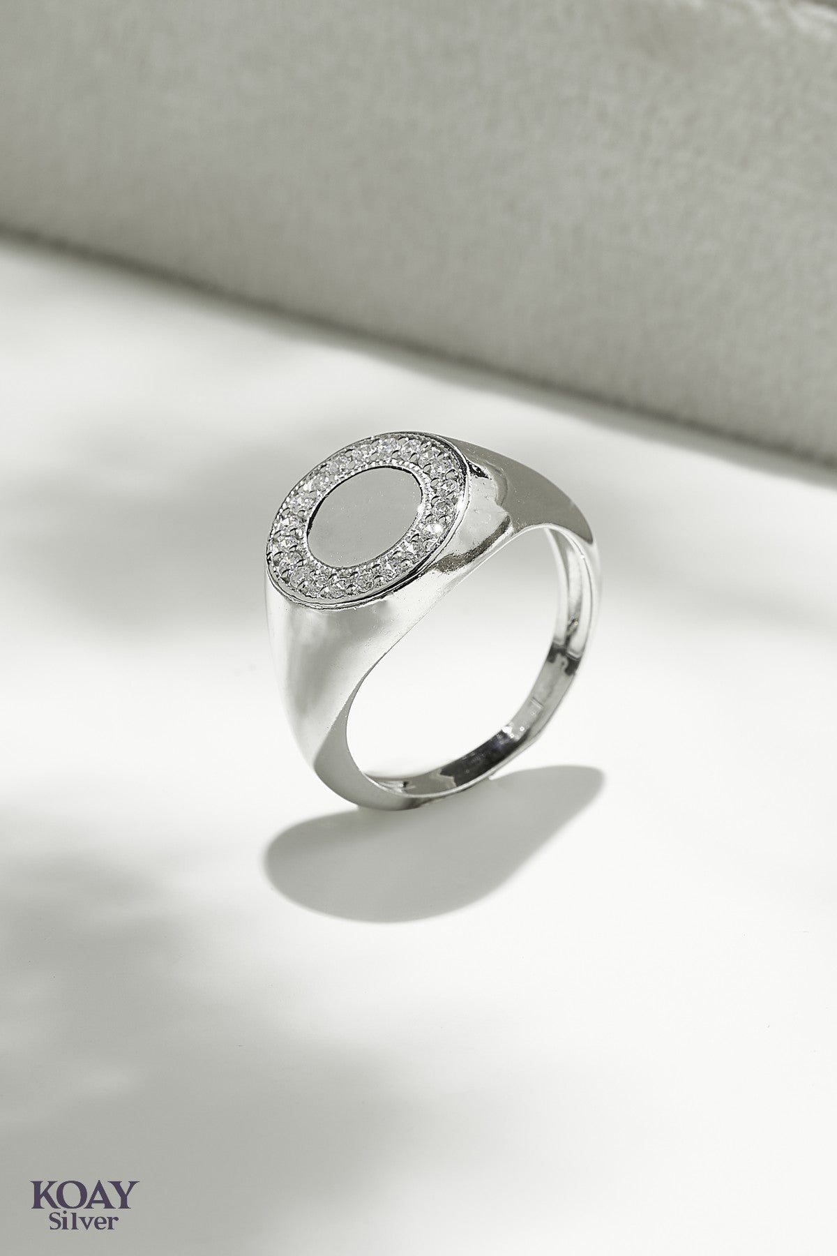 Round Zircon Ring