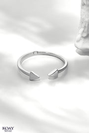 Double Arrows L Ring