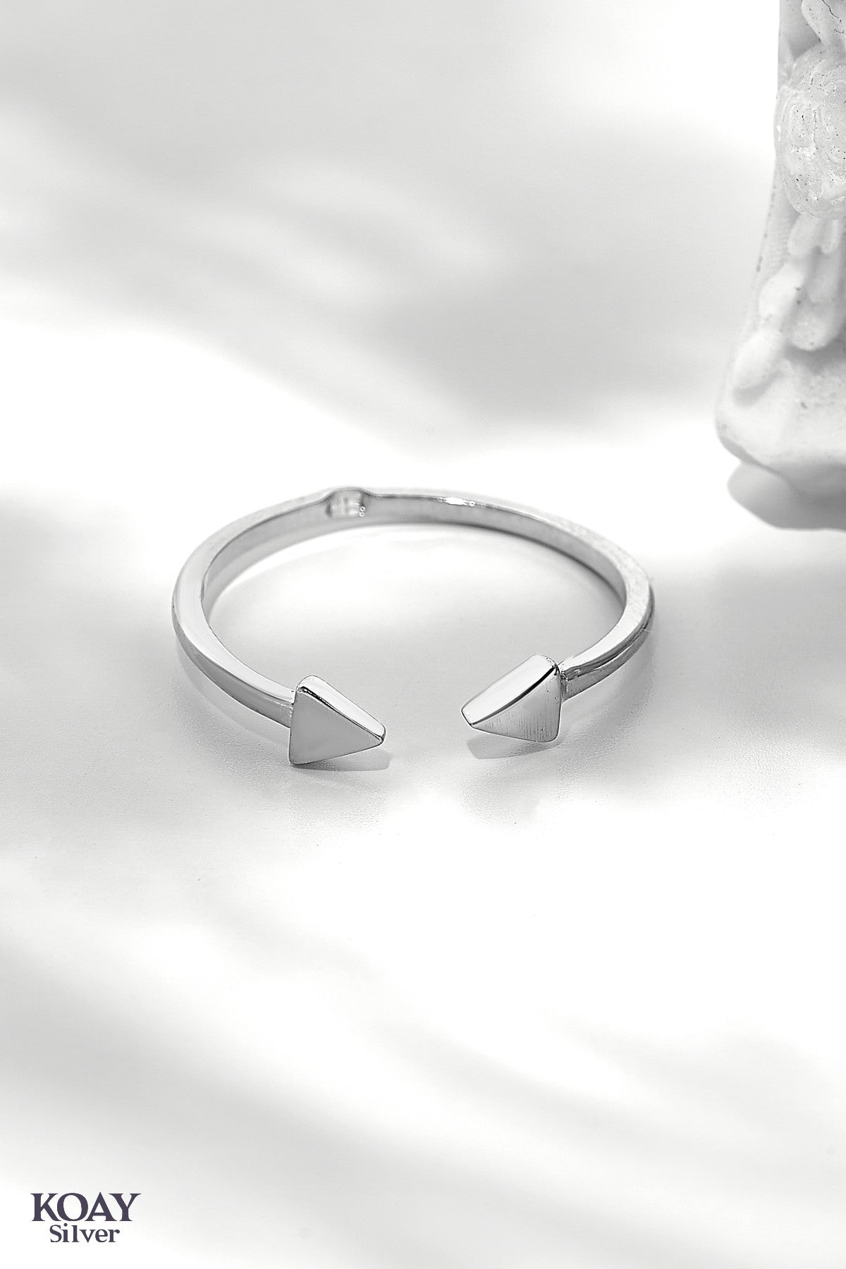 Double Arrows Ring