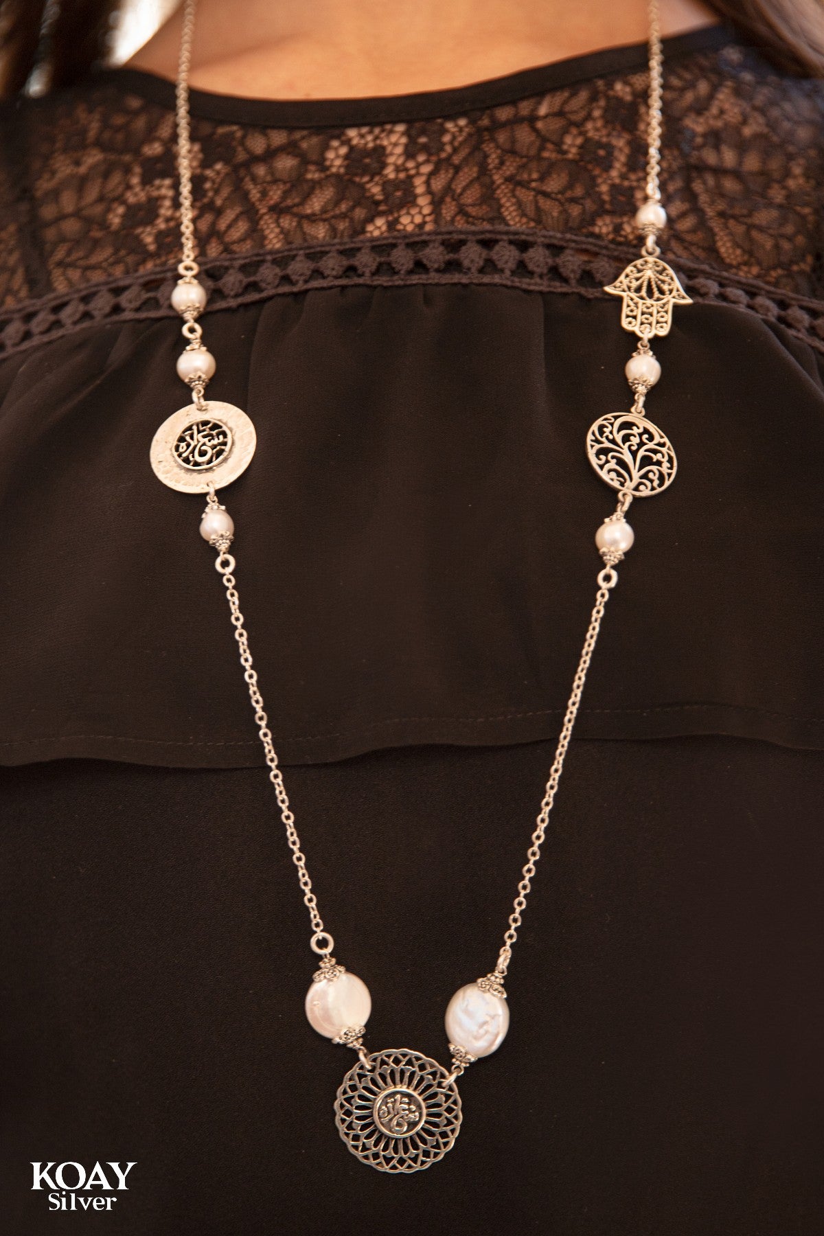 Sa3ada Hand Necklace