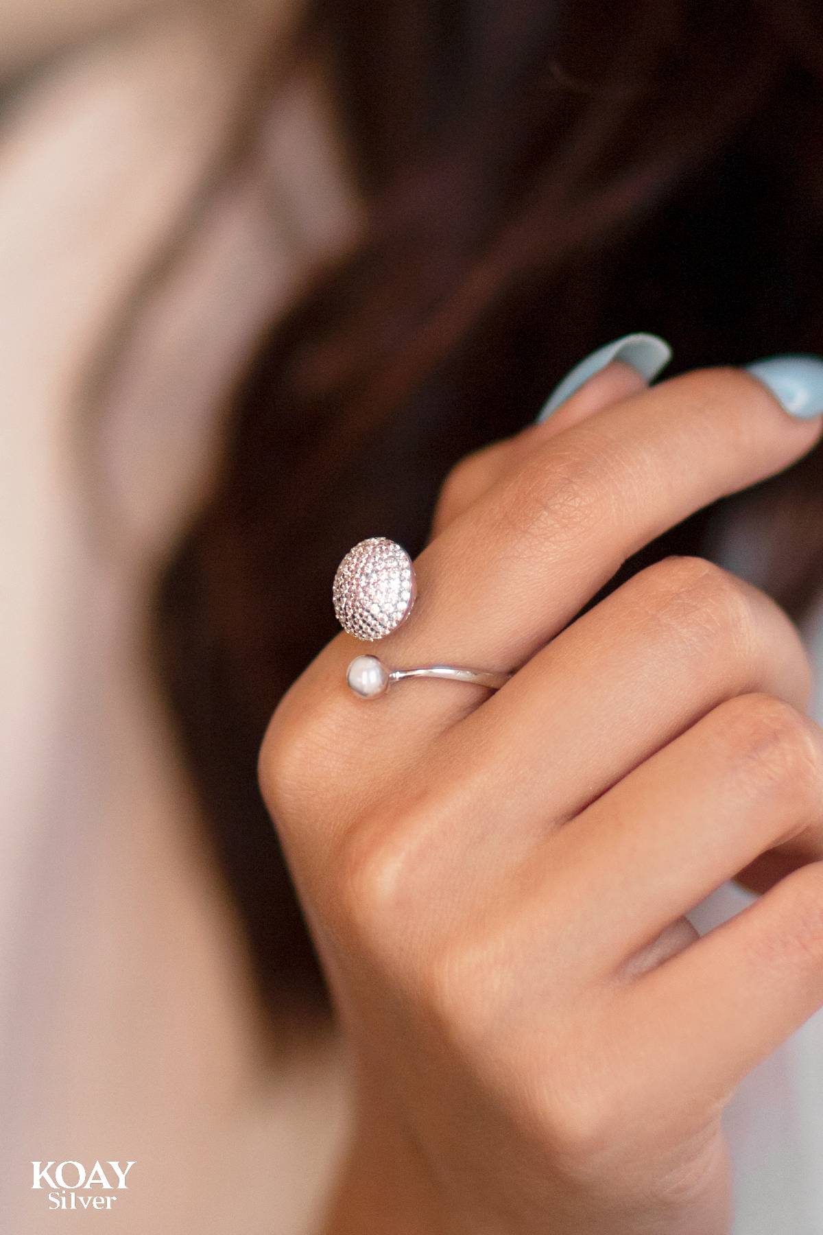Circle Zircon Ring